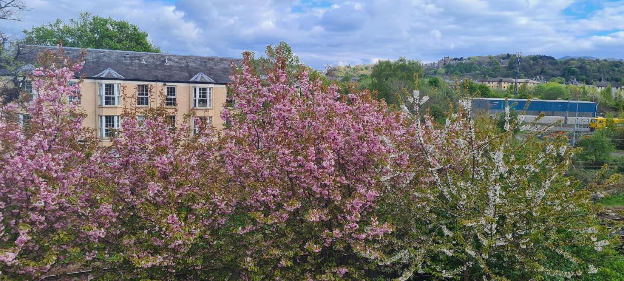 Penthouse Apartment Sleeps 11 Edinburg Exteriör bild