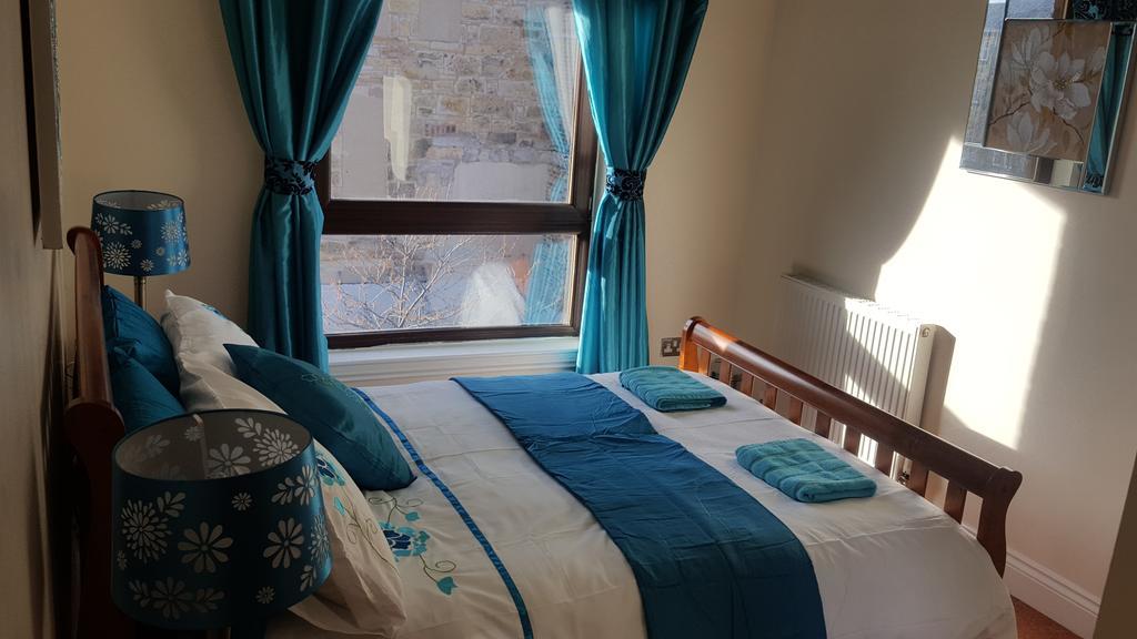 Penthouse Apartment Sleeps 11 Edinburg Exteriör bild
