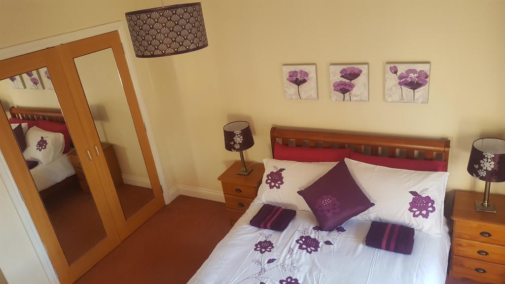 Penthouse Apartment Sleeps 11 Edinburg Exteriör bild