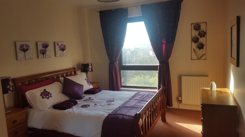 Penthouse Apartment Sleeps 11 Edinburg Exteriör bild