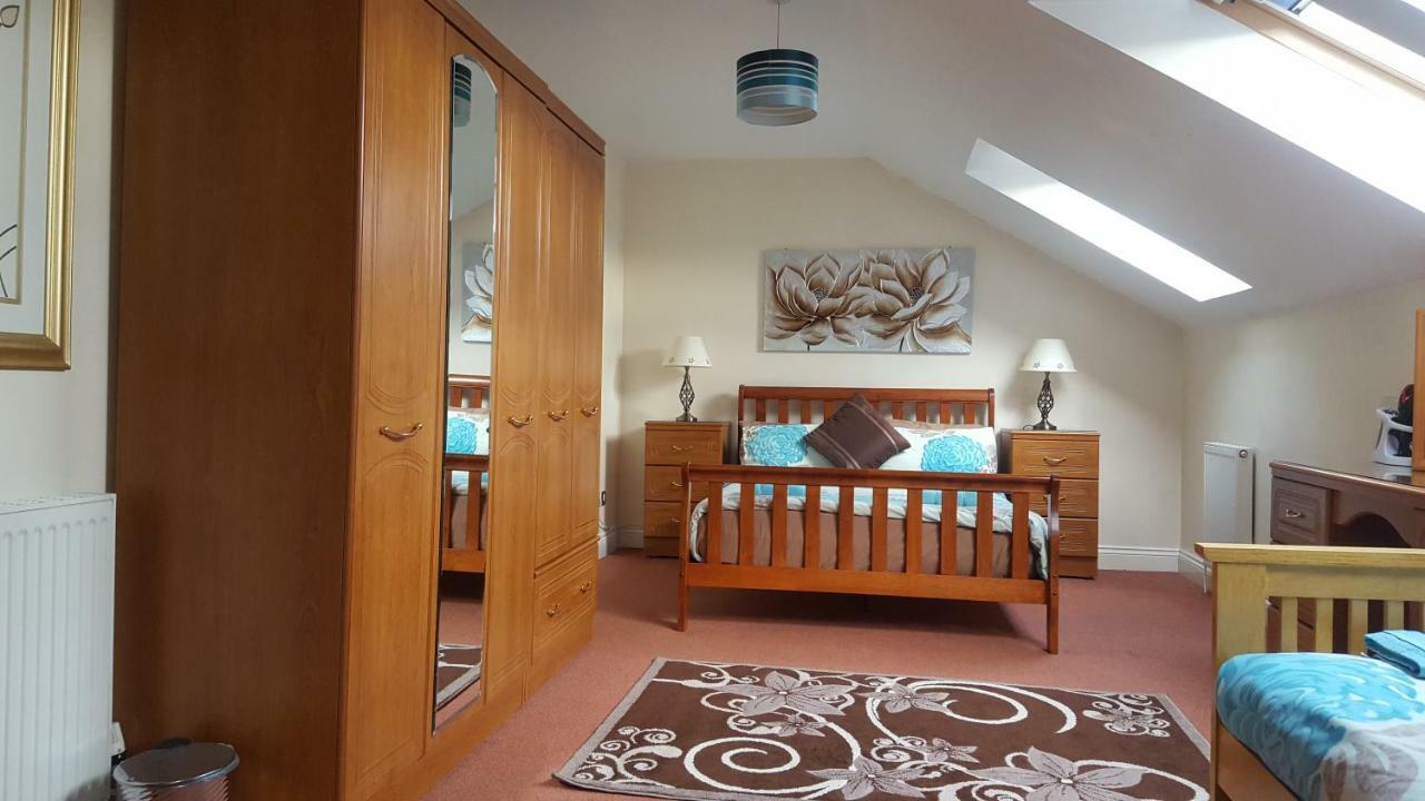 Penthouse Apartment Sleeps 11 Edinburg Exteriör bild