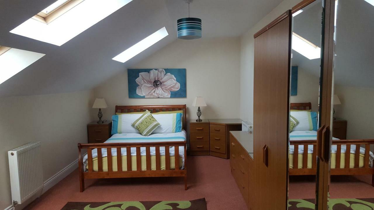 Penthouse Apartment Sleeps 11 Edinburg Exteriör bild